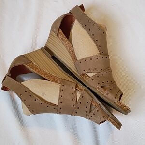 Groundhog Peggy Wedge Leather sandal EU 38
